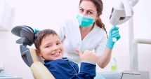 Stire din Sănătate : Aveţi grijă de dinţii copiilor! Puneţi-i să îndepărteze placa bacteriană corect