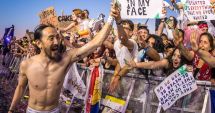 Stire din Cultură-Educație : DJ-ul american Steve Aoki, pe scena festivalului Neversea, de la vară