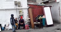 Stire din Social : Ligheane, zoaie și gunoaie! Evacuare cu scandal în buricul Constanței