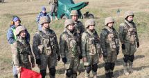 Stire din Eveniment : Femei militar, la prima tragere. „Inima bate precum proiectilul care pleacă din tun”