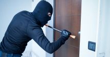 Stire din Eveniment : Plecați în vacanță? „Check-in-ul în aeroport vă aduce like-uri, dar vă face vulnerabil în fața hoților!”