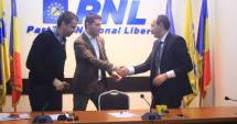 Stire din Politică-Administrație : Primarul George Scupra a semnat adeziunea la PNL. Vrea să recâștige Primăria Ovidiu cu 70%