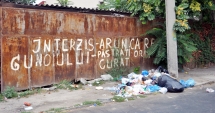 Stire din Politică-Administrație : Primăria Constanța și mizeria din oraș. Cine ar trebui să-i amendeze  pe constănțenii certați cu bunul simț?