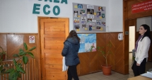 Stire din Cultură-Educație : Disperarea înscrierii la clasa zero și piața vizelor de flotant. Sute de euro pentru a ajunge la învățătoarea râvnită