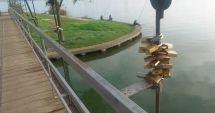 Stire din Social : Tradiție de nivel mondial, pusă în practică la Constanța: "lacătele iubirii", în Parcul Tăbăcărie