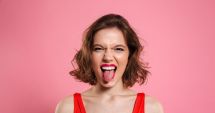 Stire din Sănătate : Nu vă speriați! Limba fisurată şi crăpată provoacă doar un aspect inestetic