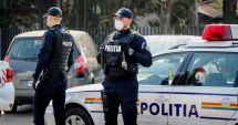 Stire din Eveniment : Dotări în bătaie de joc pentru polițiști! „În pantaloni la dungă și pantofi cu toc, ținem piept bătăușilor cu spray-uri!