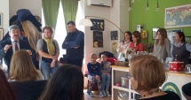 Stire din Interviu : "Sistemul ticăloșește copilul, pentru că îi cere să-l mintă pe față"