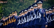 Stire din Eveniment : De ce se înghesuie tinerii să se facă polițiști sau pompieri. "Iei banii la timp și ieși cu pensie bună"