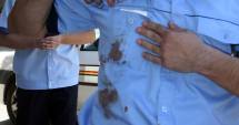 Stire din Eveniment : Scandal cu cuțite și topoare! Polițist bătut și înjurat ca la ușa cortului