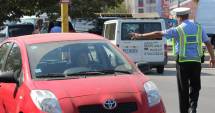 Stire din Eveniment : Polițiștii locali, luați peste picior de șoferii constănțeni: "Hai mă, treci la caracatițe!"
