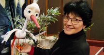 Stire din Cultură-Educație : Regizoarea Adela Moldovan: „Dedic acest spectacol celor două mari doamne ale teatrului de păpuși”