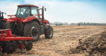 Stire din Economie : Mai reprezintă agricultura o afacere? Iată cu cât își vând pământul micii proprietari!