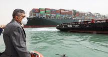 Blocarea Canalului Suez a ținut omenirea pe jăratic. Portcontainerul „Ever Given” a fost dezeșuat