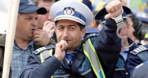 Stire din Eveniment : Polițiștii amenință cu proteste de stradă. "Dați-ne banii!"
