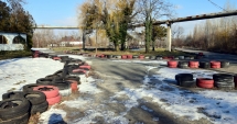 Stire din Cultură-Educație : Săli și terenuri zac nefolosite la Palatul Copiilor, iar elevii se plimbă prin mall