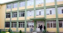 Stire din Cultură-Educație : Un nou scandal la Școala nr. 28. "Explozie" la bibliotecă!