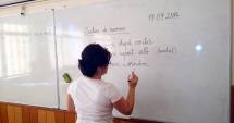 Stire din Cultură-Educație : Directorii și profesorii scapă de birocrație și elevii de… materii