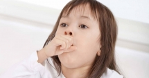 Stire din Sănătate : Schimbările bruște de temperatură amenință sănătatea. Trecerea de la cald la frig, risc mare de boli respiratorii