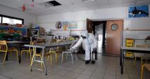 Stire din Cultură-Educație : Elevii de-a VIII-a și a XII-a se întorc la școală! "Suntem pregătiți și dacă va veni un singur elev!"