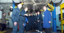 Stire din Cultură-Educație : Decât licențiat șomer, mai bine meșter pe șantier!