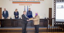 Stire din Politică-Administrație : Consilierii judeţeni de la malul mării au votat. Paul Andreescu, cetăţean de onoare al judeţului Constanţa