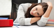 Stire din Sănătate : Vine sesiunea, renunțați la energizante și cafea! Alimentul care îi ajută pe studenți să ia note mari