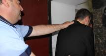 Stire din Eveniment : Supărarea polițiștilor: vor să îi poată reține mai multe zile pe suspecți!