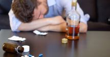 Stire din Eveniment : "Nu scapi de droguri lenevind în pat. Așa poate funcționează în cazul unui picior rupt!"