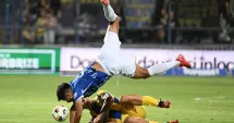 Stire din Sport : FC Farul, pe marginea prăpastiei! Suporterii îl contestă pe Gheorghe Popescu, echipa tremură la retrogradare