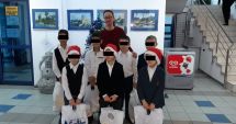 Stire din Social : Sărbătorile vin! Copiii de la "Micul Rotterdam" au colindat redacția "Cuget Liber"