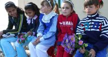 Stire din Cultură-Educație : Când se întorc elevii în bănci și câte vacanțe vor avea anul viitor