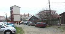 Stire din Social : "Dacă în dreptul geamului tău răsar betoane, îți dorești să afli ce monstru se naște acolo: coteț, vilă, bloc, biserică"