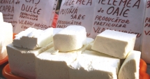 Stire din Social : Credeai că mănânci brânză? Magazinele ne vând produse fără pic de lapte, amestecuri de grăsimi vegetale și animale