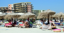 Stire din Social : Bucureștenii și turismul de week-end, colacul de salvare al stațiunii Mamaia