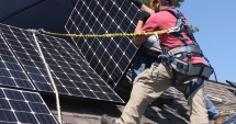 Stire din Social : Cum poți primi bani de la stat pentru sisteme de energie regenerabilă