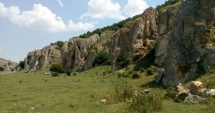 Stire din Social : Frumusețile ascunse ale Dobrogei: păduri  și peșteri pline de legende și plaje neștiute