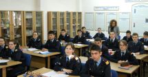 Stire din Cultură-Educație : "Înrolări" la Colegiul Militar de Marină pentru absolvenții claselor a IX-a și a X-a, mate-info