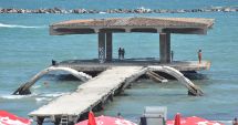 Stire din Social : Bătrâna pasarelă de la Cazinoul din Mamaia devine istorie. Va fi demolată, odată cu lărgirea plajelor