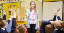 Stire din Cultură-Educație : Directorii de licee nu vor mai trebui să predea la clasă