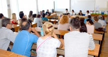 Stire din Cultură-Educație : Educația din România, în colaps. Profesorii amenință cu greva, la toamnă