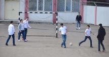 Stire din Social : Elevi din Constanța, lăsați fără burse de merit? "Este încălcată legea!"