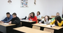 Stire din Cultură-Educație : Elevii vor să decidă ei ce pot învăța opțional la școală: "Învățământul românesc ne pregătește pentru trecut, nu pentru viitor!"