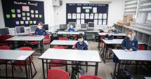 Stire din Cultură-Educație : Organizația "Salvați Copiii" propune grupe de 10 - 15 elevi la școală, prin rotație