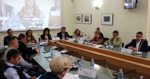 Stire din Cultură-Educație : La loc comanda! Elevii scapă, deocamdată, de subiectele grilă la examenele naționale