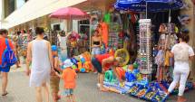 Stire din Social : Gata cu bazarul din Mamaia! Primăria Constanța impune noi reguli în stațiune