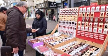 Stire din Social : A venit primăvara! Mărțișoare reduse de la supermarket sau la suprapreț, în stradă?