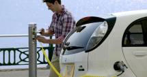 Stire din Social : Românii prind gustul mașinilor electrice. Bonusuri uriașe prin programul Rabla
