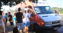 Stire din Social : Călătorie de groază cu maxi-taxi. Evaziunea fiscală, ce glumă bună!