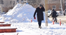 Stire din Social : Himalaya de Constanța: munți de zăpadă pe străzi și pe trotuare